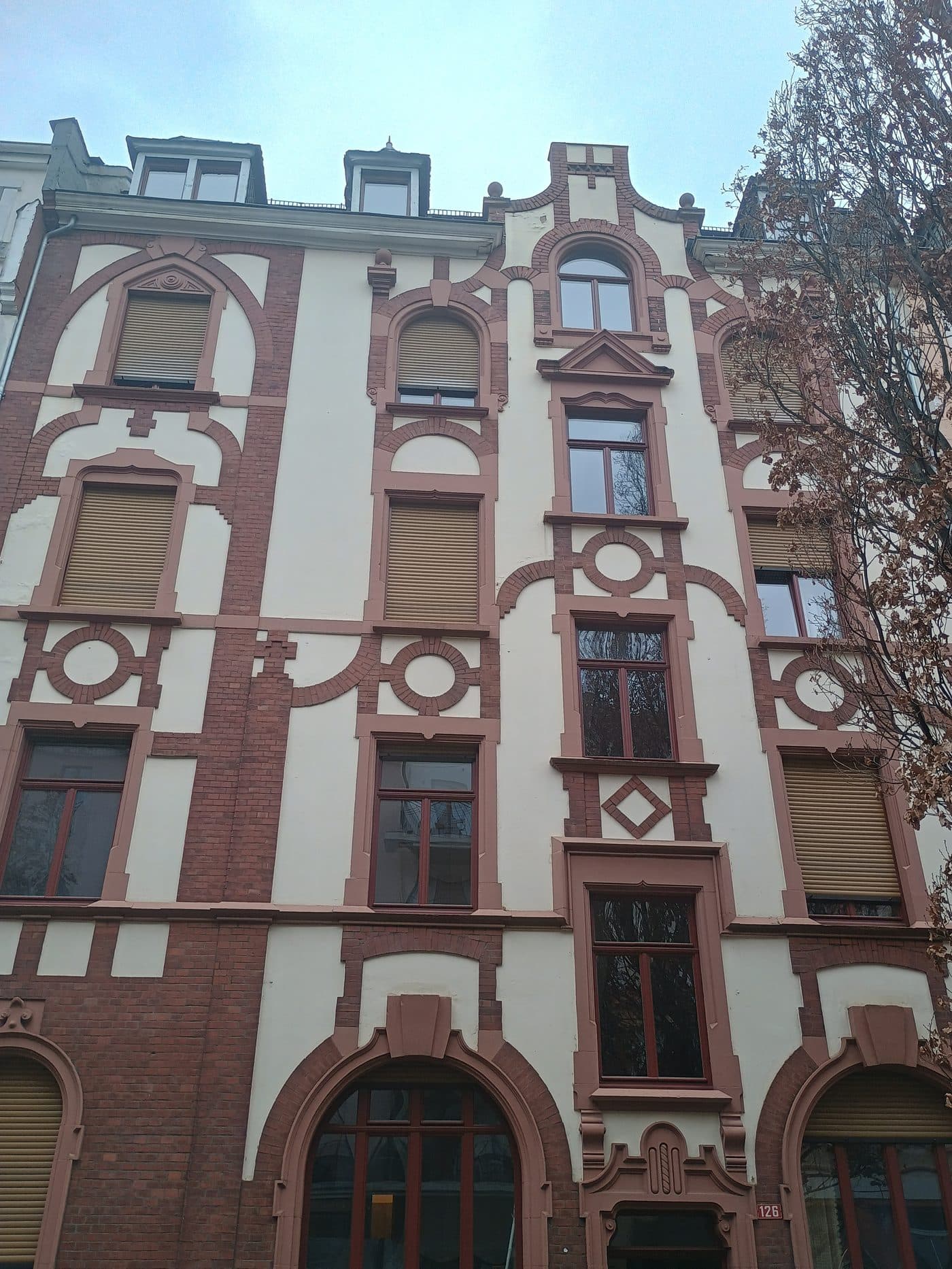 Gründerzeitfassade des Verbindungshauses in der Hedderichstraße 126